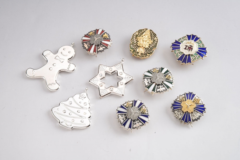 琺琅（láng）徽章（zhāng）